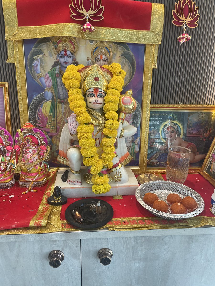 राम नवमी के पावन अवसर पर जोश, आस्था और विजय का बिगुल बजे! 🔥
मर्यादा पुरुषोत्तम श्रीराम का आदर्श हर दिल में शक्ति बनकर जगे।
अन्याय पर न्याय की गूंज हर दिशा में सुनाई दे! ⚔️
आपका जीवन साहस, धर्म और विजय से सदैव जगमगाता रहे! 🚩

जय श्री राम !! बजरंगबली की जय हो !!