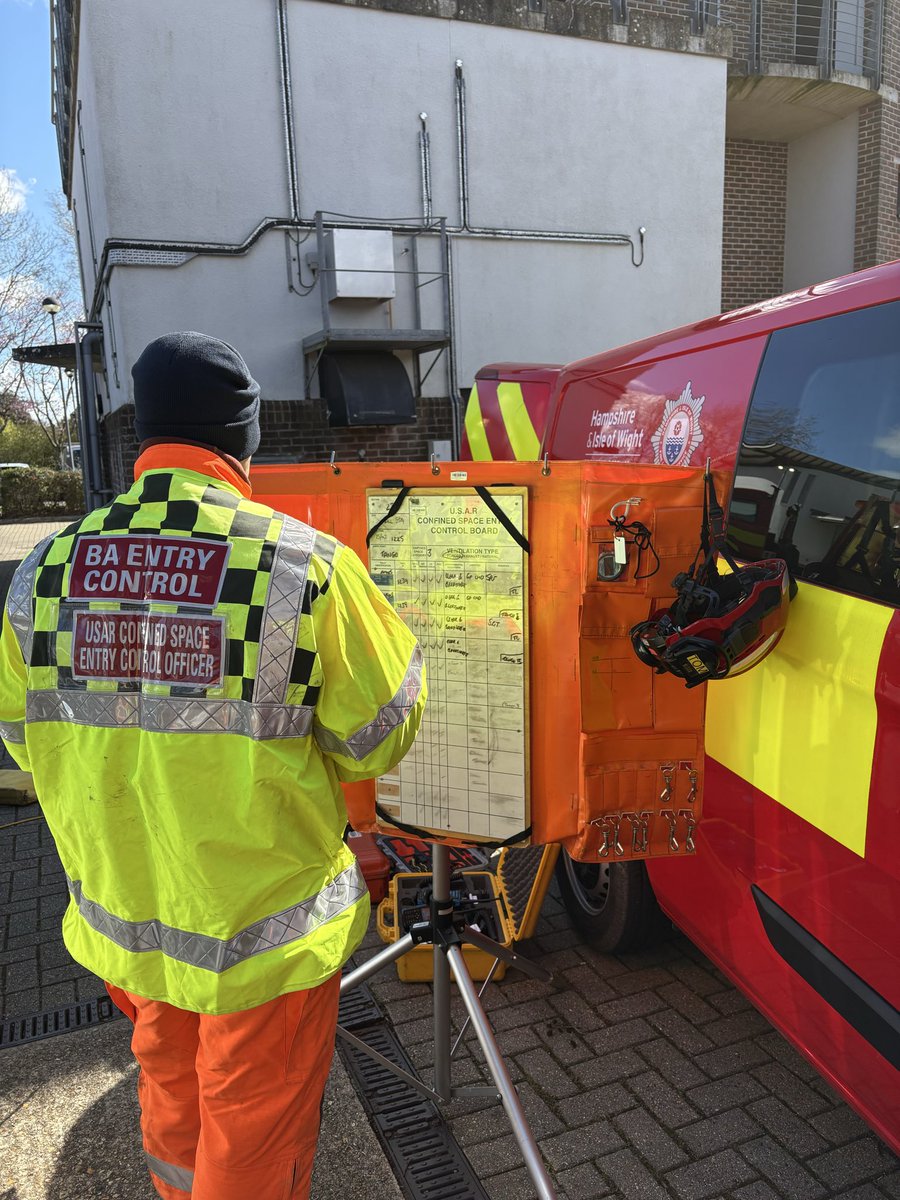 Hampshire & IOW USAR Team 📟-🇬🇧 tweet media