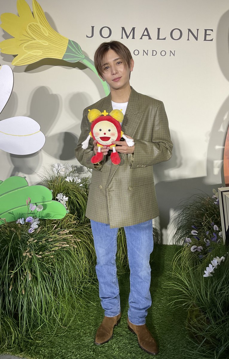 あす28日(土)の #めざましどようび エンタメPick Up☝️
フレグランスブランドのイベントに登場した #山田涼介(#HeySɑyJUMP) さんにインタビュー⏰
好きな香りを聞くと･･･分かる人には分かる⁉️独得な香りを教えてくれたよ❣️
山田さんにとって落ち着く香りなんだって😌

☆内容変更の際はご了承下さい