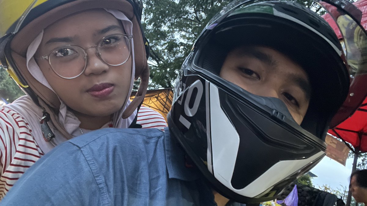 leintong tweet media