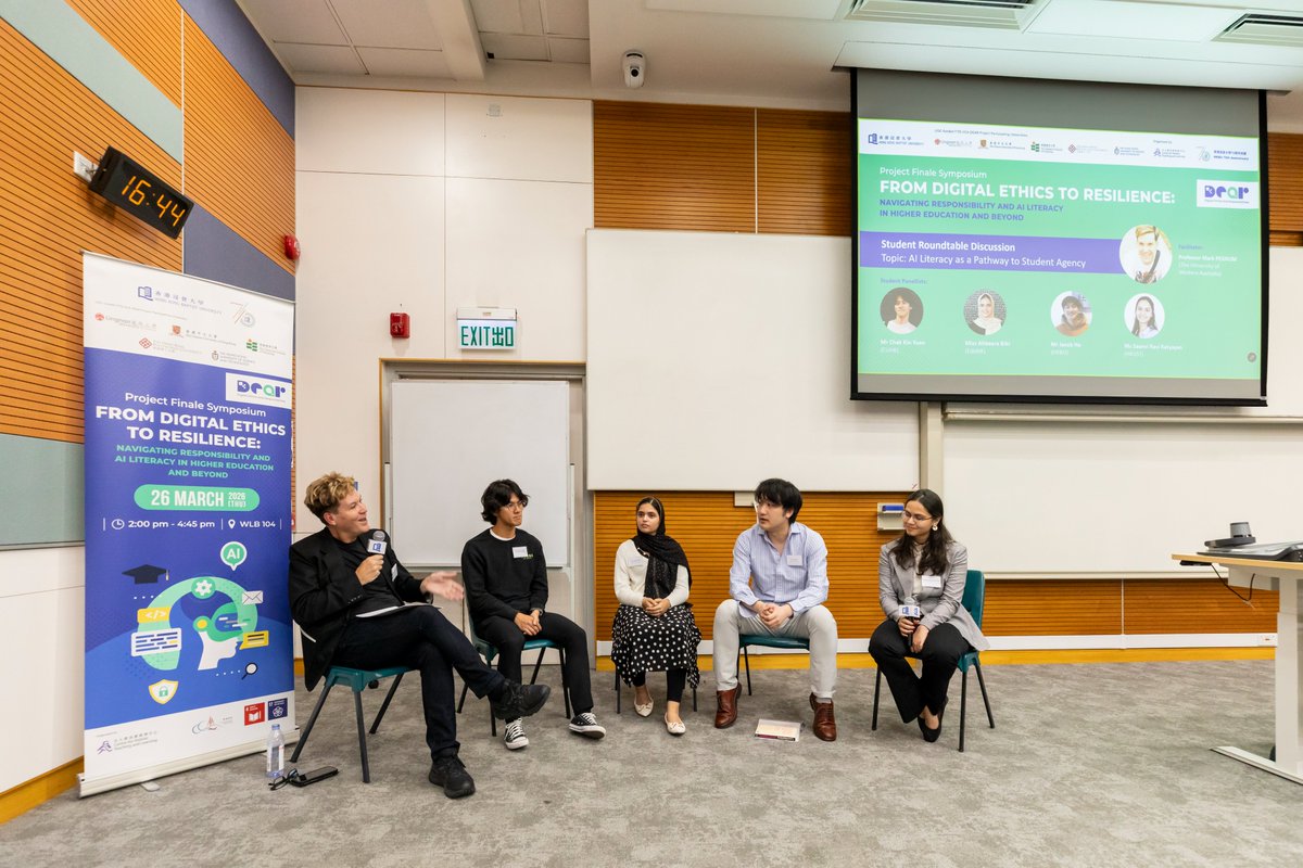 chtlhkbu's tweet image. 🎉 Yesterday, we celebrated the conclusion of the "Digital Ethics And Responsibilities (DEAR) Campaign for Higher Education and Beyond" — a landmark project led by #HKBU in collaboration with #CUHK, #EdUHK, #LU, #PolyU &amp;amp; #HKUST!