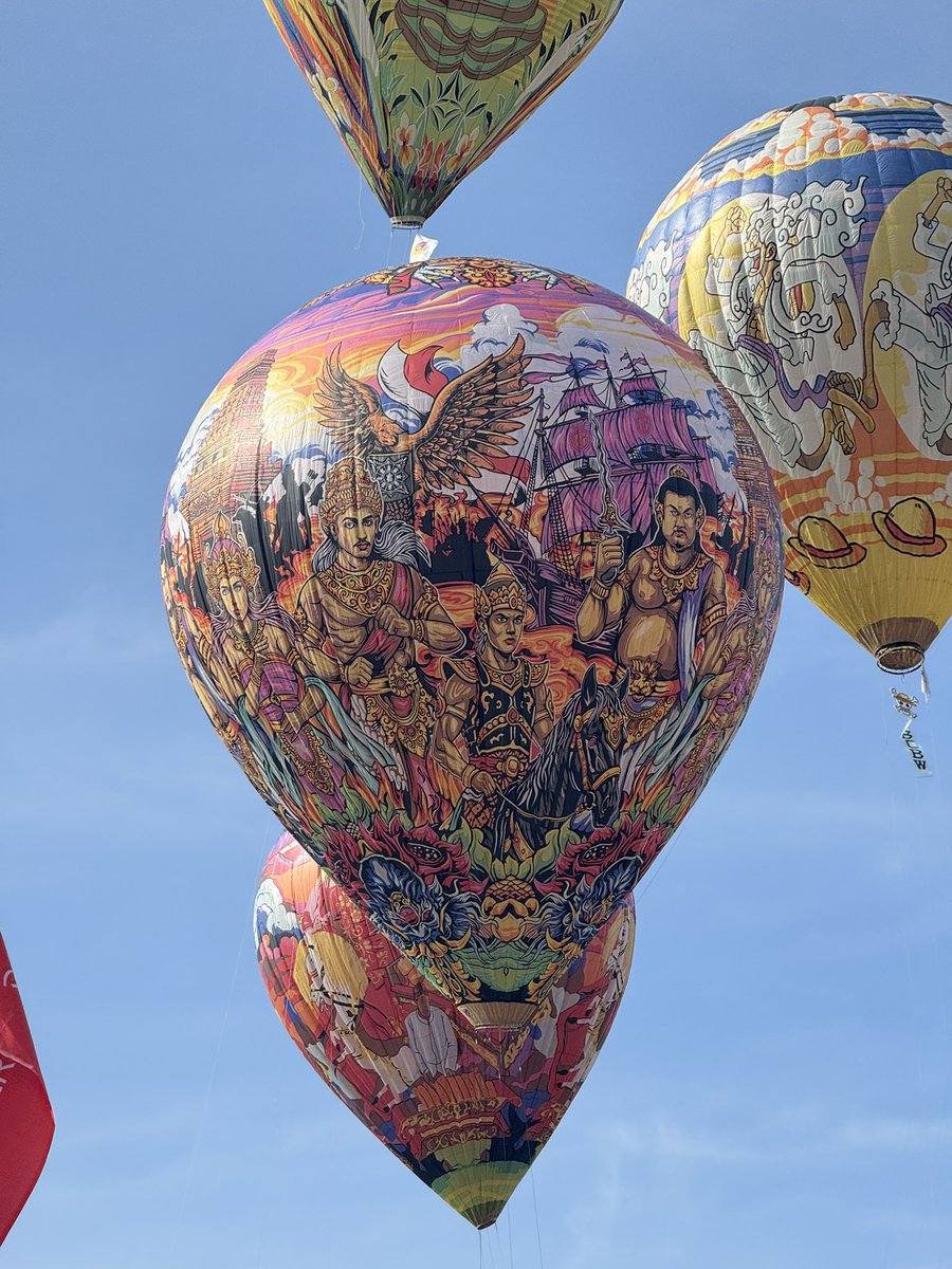 OkayaDio's tweet photo. Festival balon udara https://t.co/qPR3INPdVa