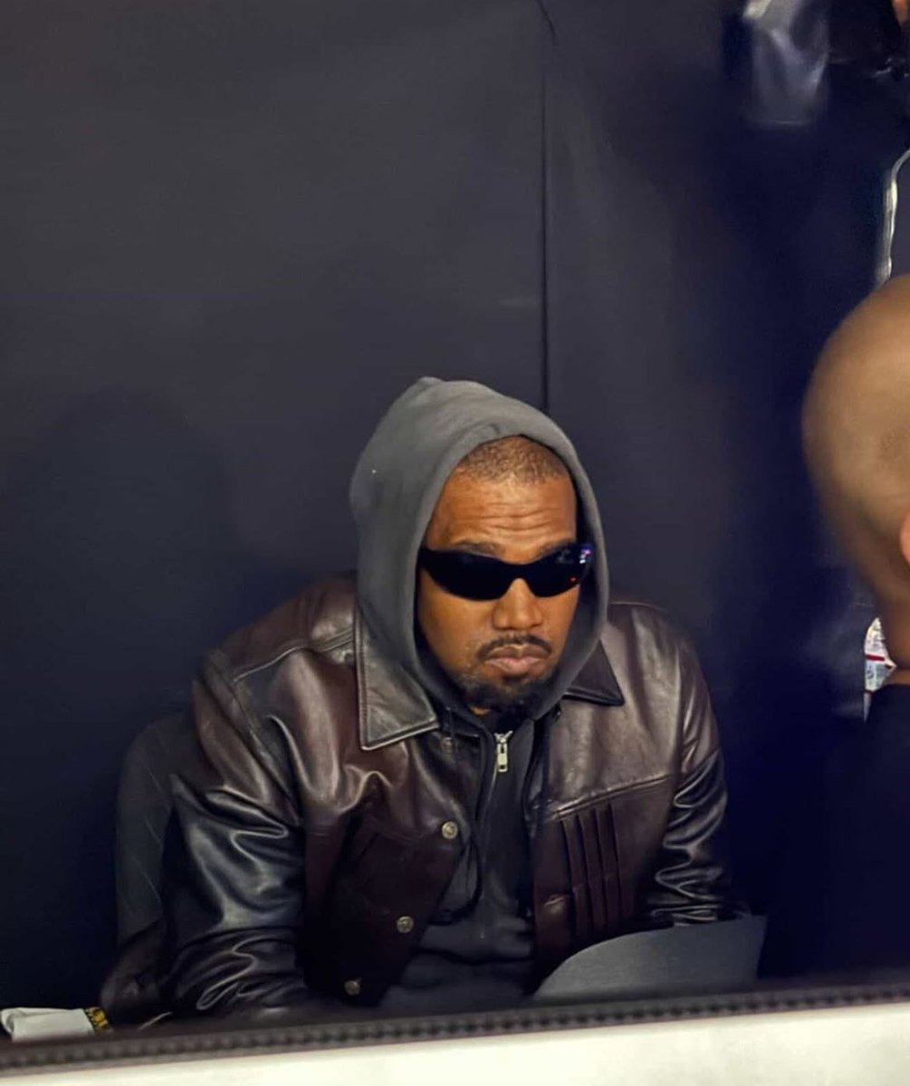 eno_odia's tweet image. YE (FKA KANYE WEST)

BULLY💿 (ALBUM)

🚨OUT NOW ON SPOTIFY IN AMERICA🚨

open.spotify.com/track/7wIxPZ6Z…