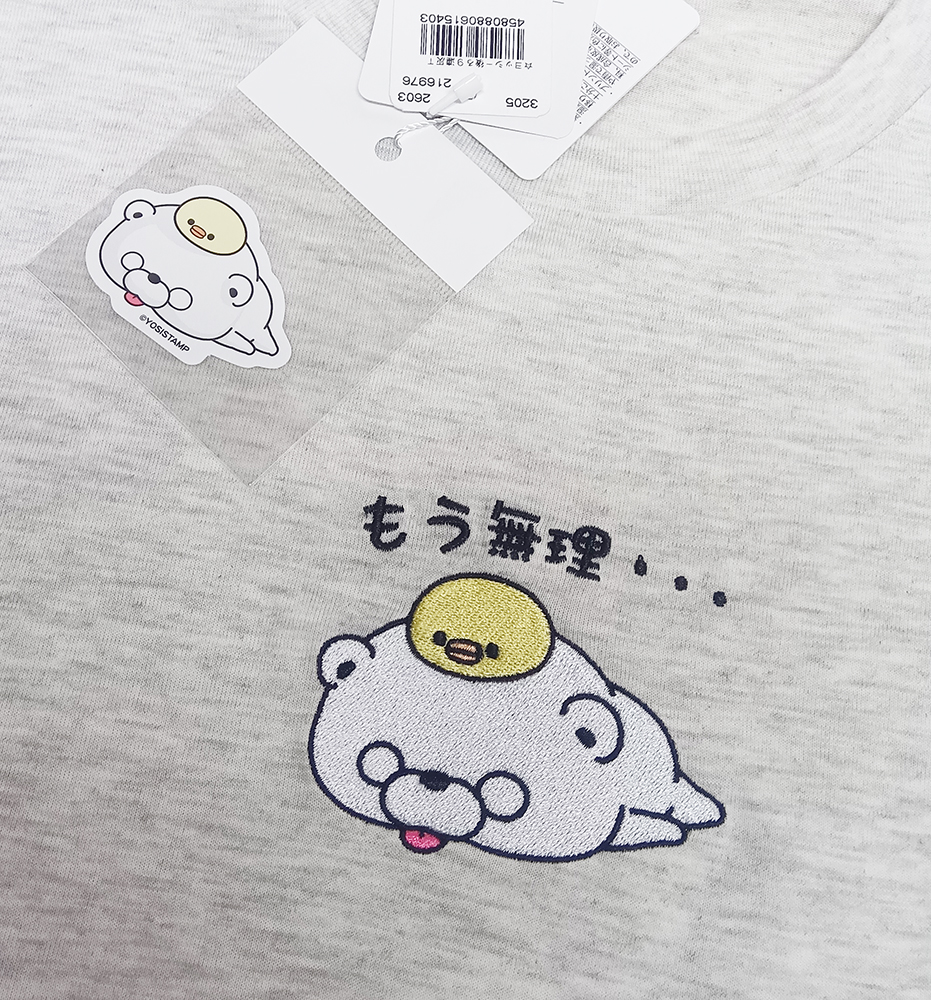 最後に背面にたくさんのイラスト、全面にワンポイント刺繍のTシャツを