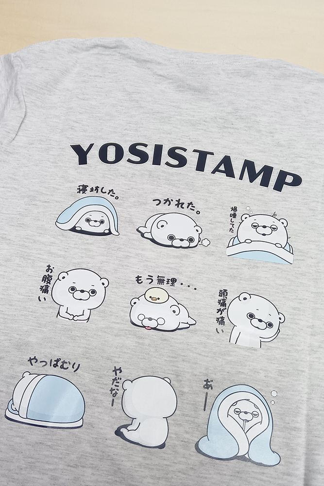最後に背面にたくさんのイラスト、全面にワンポイント刺繍のTシャツを