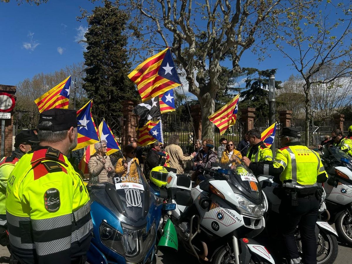<a href="/assemblea/">Assemblea Nacional Catalana</a>.
La salut en català
I l'esport en català. 
Així ha de ser i així serà.
