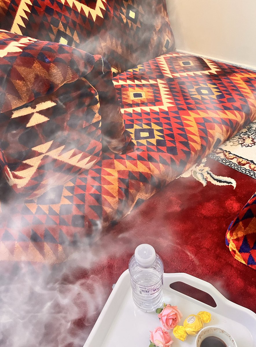 sfaabz's tweet photo. إذا لم تستطع أن تترك أثرا جميلاً في القلوب ، فلا تزرع فيها ألماً لا يُنسى.
رائحة العود يوم الجمعة تريح النفسية . https://t.co/URW0qvXKmt
