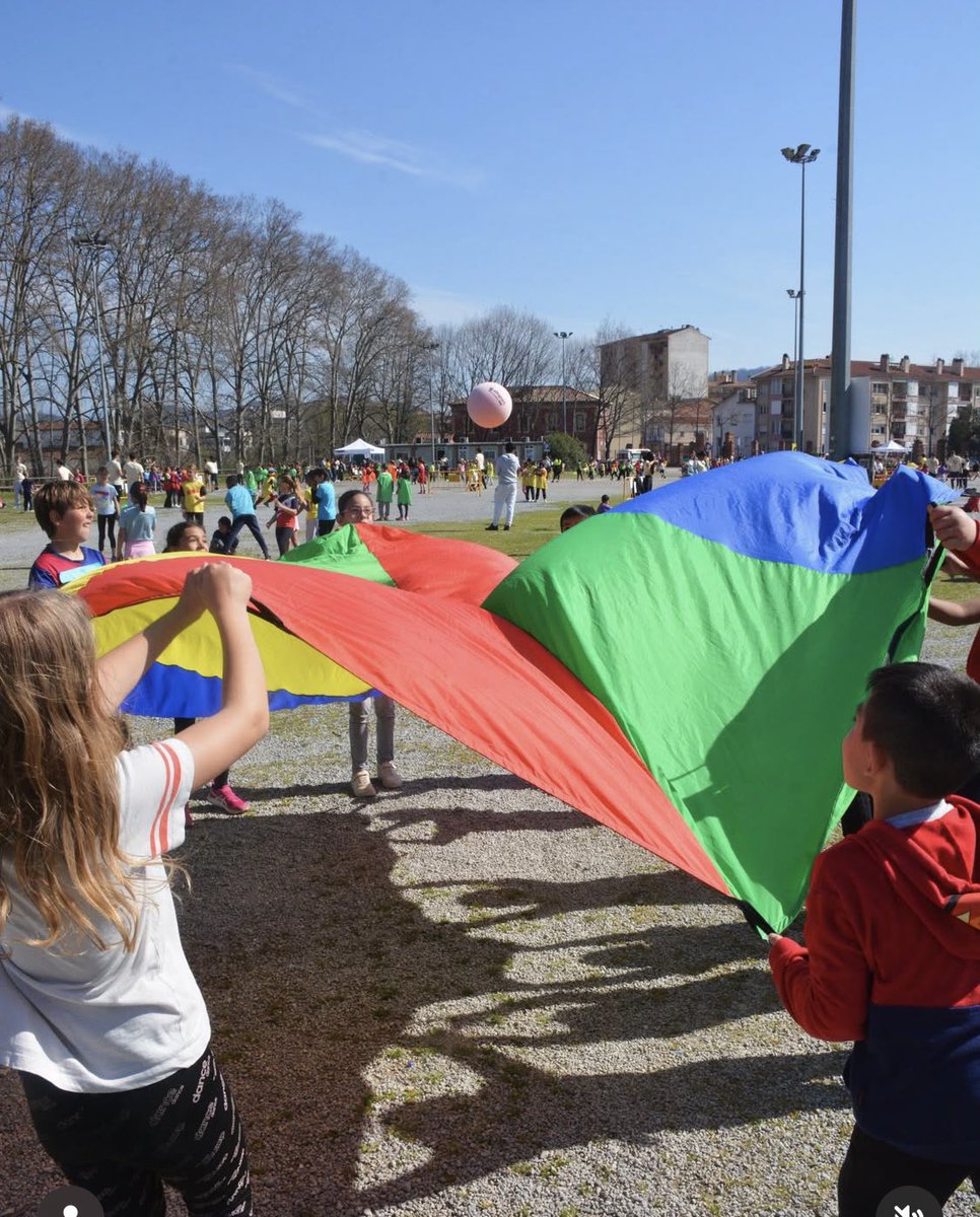 AcesEurope's tweet image. 574 students enjoyed Rodajoc in Olot 🇪🇺🏅

As European City of Sport 2026, Olot hosted this outdoor event bringing together 18 schools to promote traditional games, social interaction &amp;amp; active lifestyles.

#Olot2026 #BeActive #ActiveKids #ACES