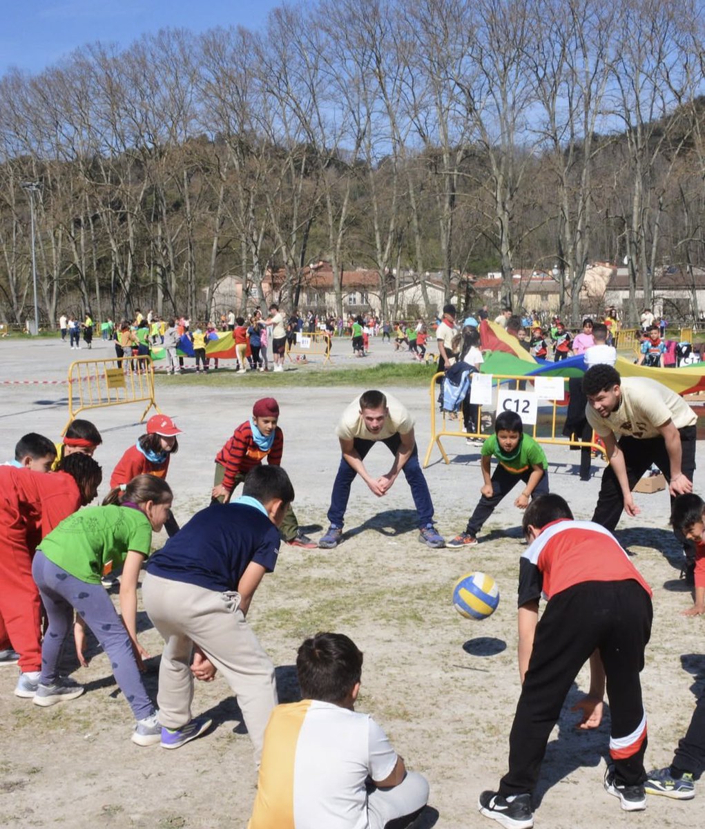 AcesEurope's tweet image. 574 students enjoyed Rodajoc in Olot 🇪🇺🏅

As European City of Sport 2026, Olot hosted this outdoor event bringing together 18 schools to promote traditional games, social interaction &amp;amp; active lifestyles.

#Olot2026 #BeActive #ActiveKids #ACES