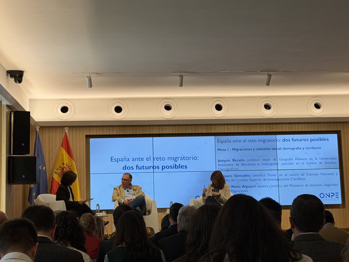 Cátedra Refugiados tweet media