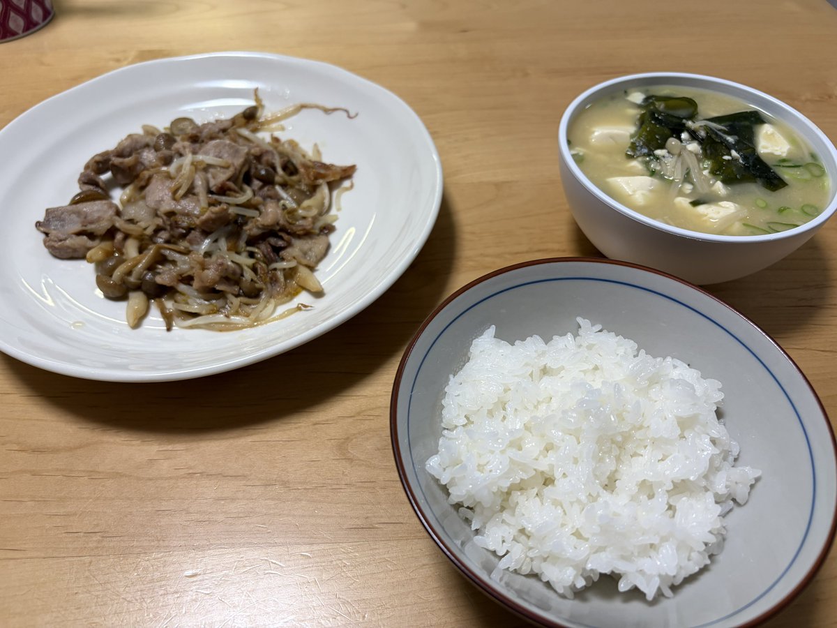 SHAKA_0906's tweet photo. 我が家の食卓にようやく肉がやってきた！ https://t.co/7cWAZWHMXe