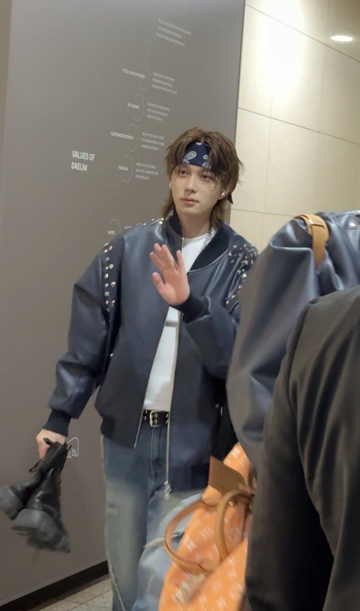 달이☀ tweet media