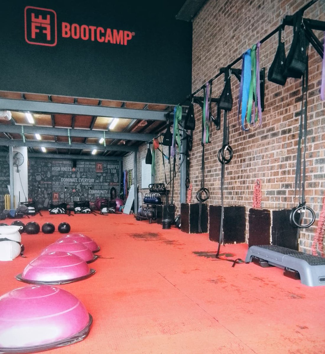 PoshPosh tweet media