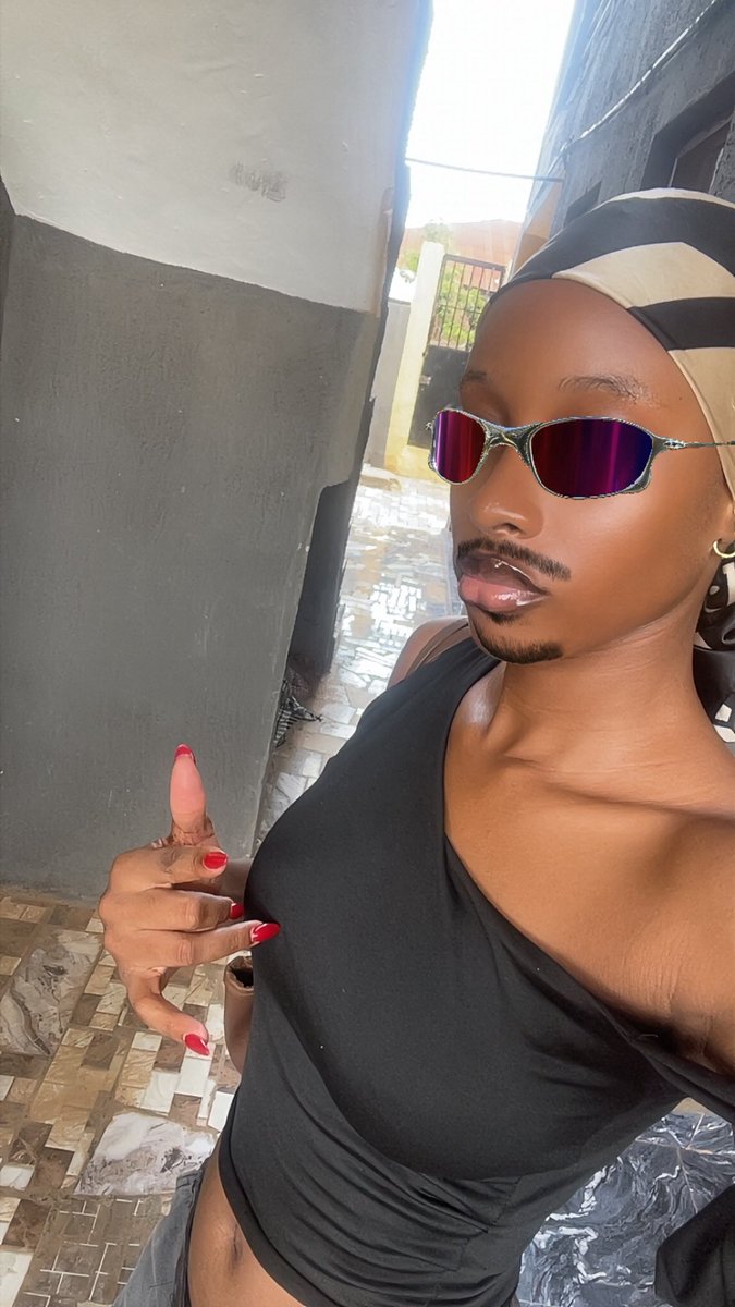 Tomii 💅 tweet media