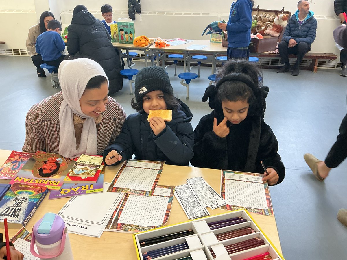carltonj_i's tweet image. What a fantastic start to the day at our school reading breakfast! So proud to see such a brilliant turnout from parents as your support makes all the difference. Inspiring a love of reading together! #ReadingMatters #SchoolCommunity #parents