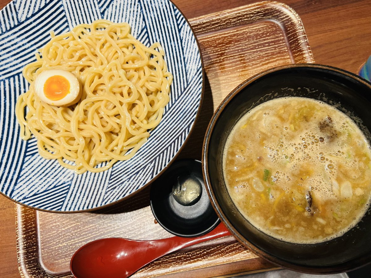 通るたびに気になっていた 竹虎さんでつけ麺をば🐅🍜美味ー！ School