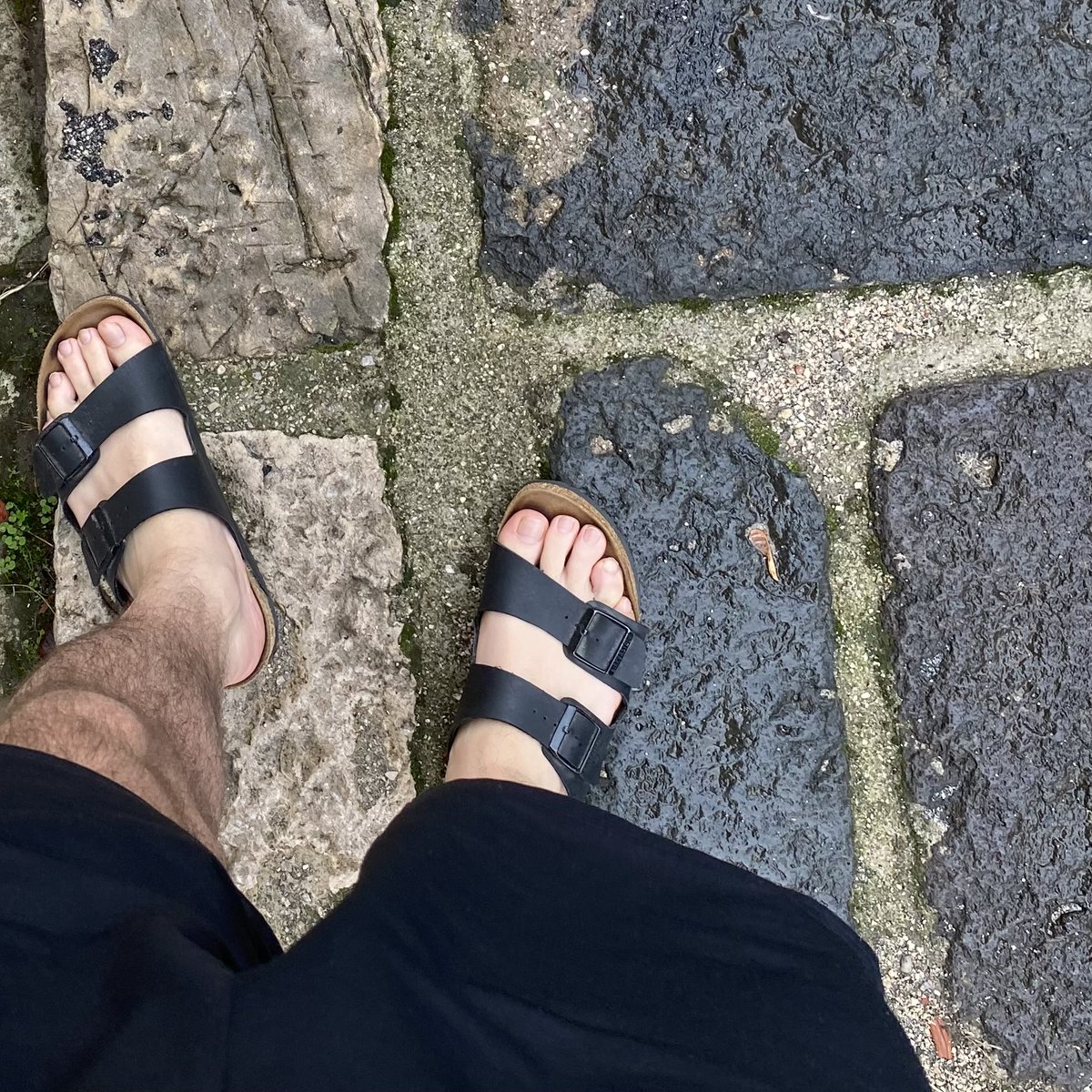 MFootys's tweet photo. a little wet #feet #feetfetısh #rain https://t.co/OGMsKn879f