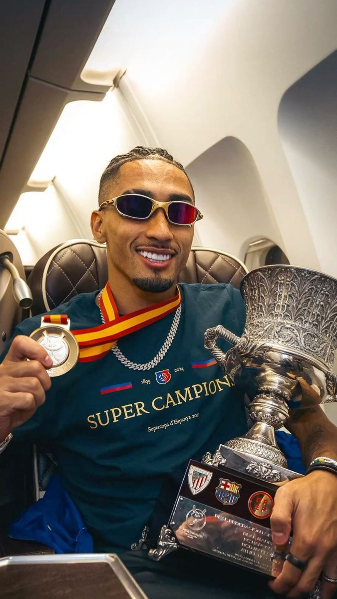 TrenchGuy💙♥️ tweet media