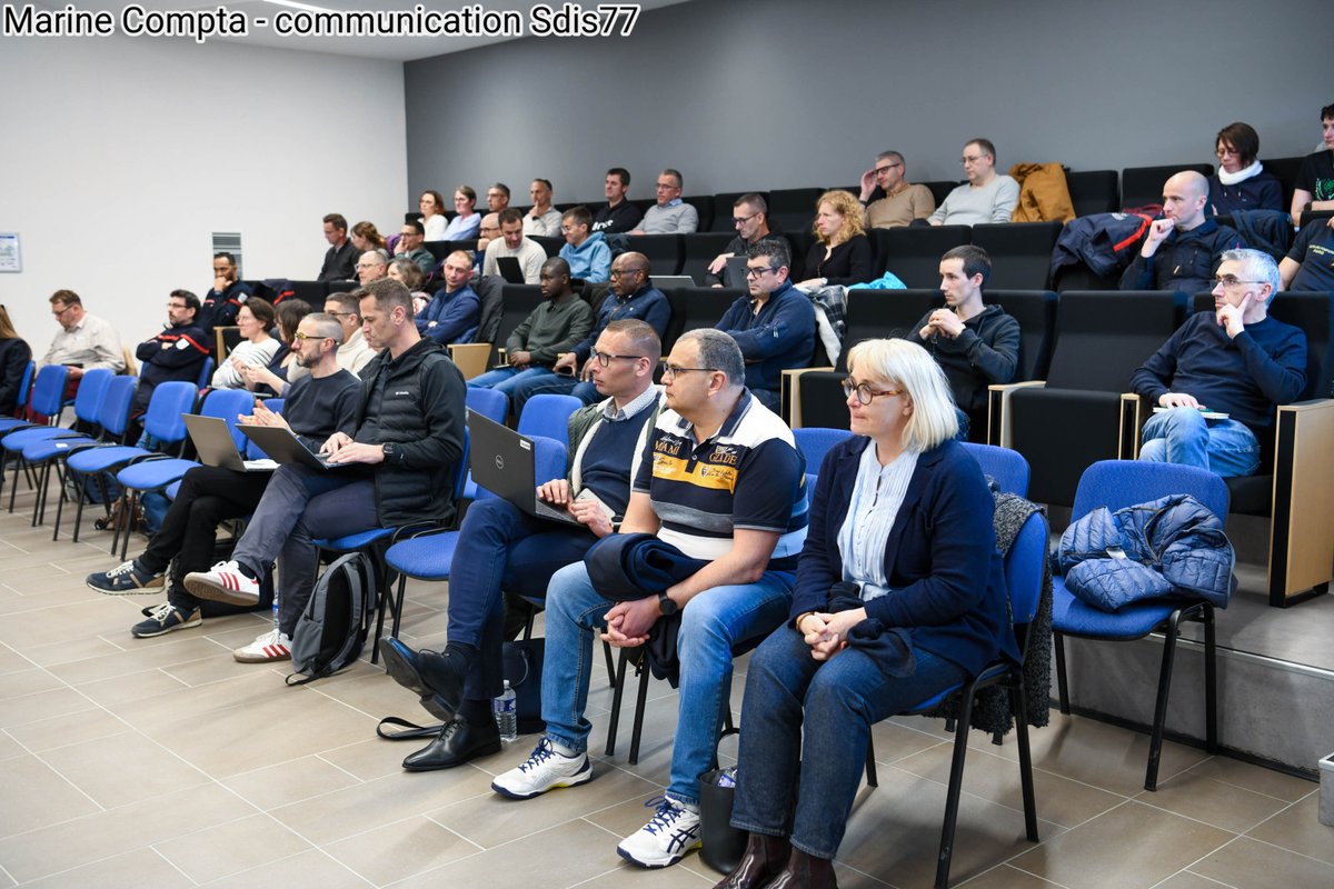 Sapeurs-Pompiers 77 tweet media