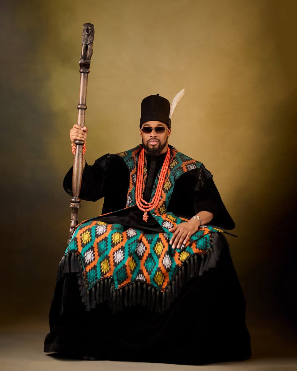 Sheggz dressed in awesome Igbo attire...😎