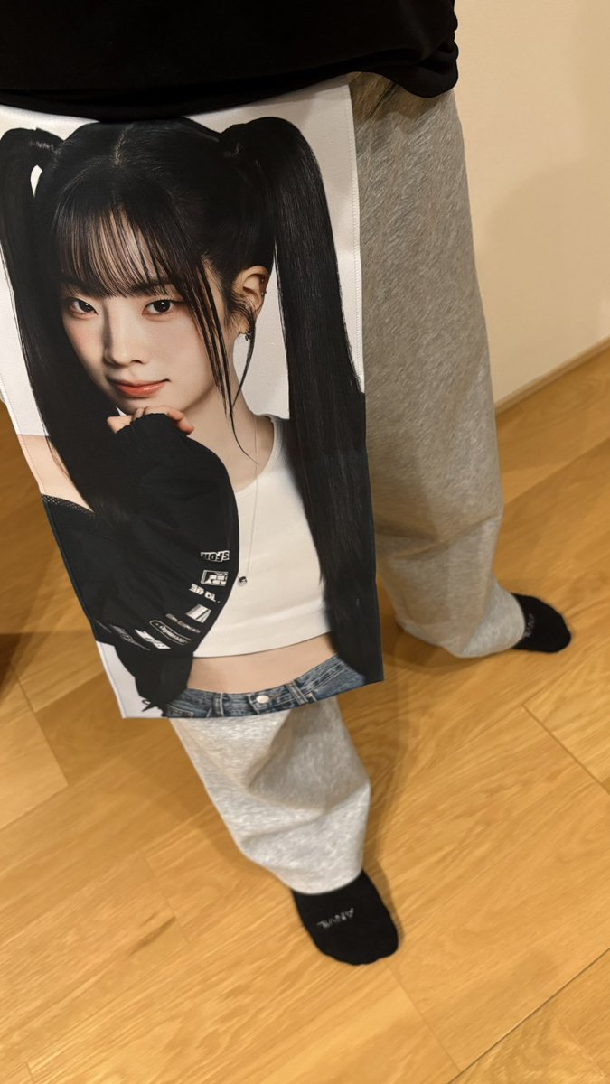国立の時ダヒョンちゃんのスローガンこんな感じで腰に挟んで行こうかな😆🤍