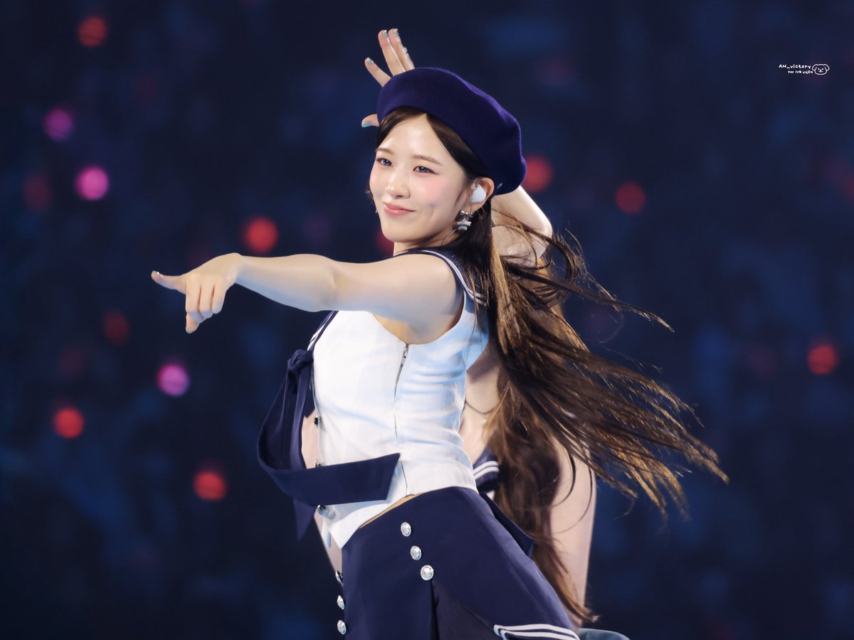 260322 DIVE into IVE 안유진 (3)

#안유진 #아이브 #IVE #ANYUJIN