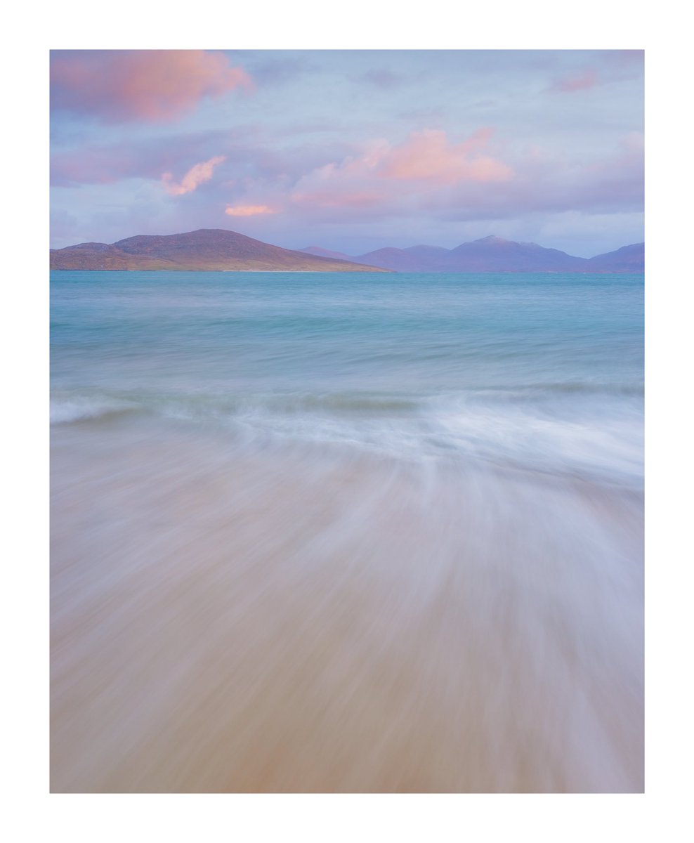 VerityMilligan's tweet photo. Swooshery at sunrise

#outerhebrides #scotland https://t.co/tGFtLMbkrz