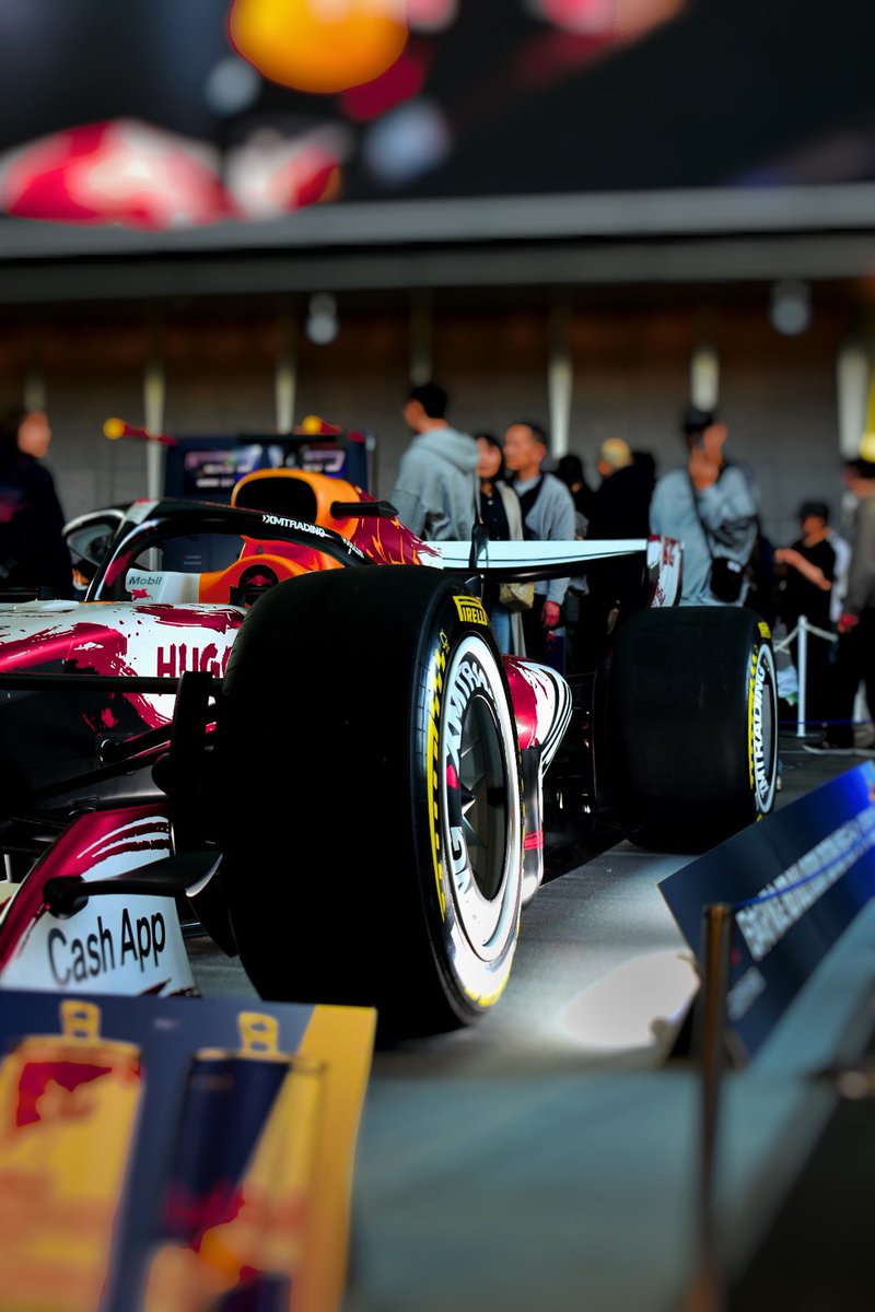 f40_photo tweet media