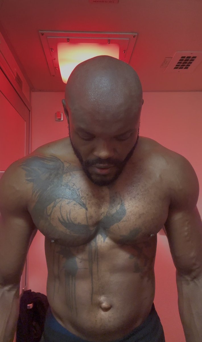 Muscle Mami tweet media