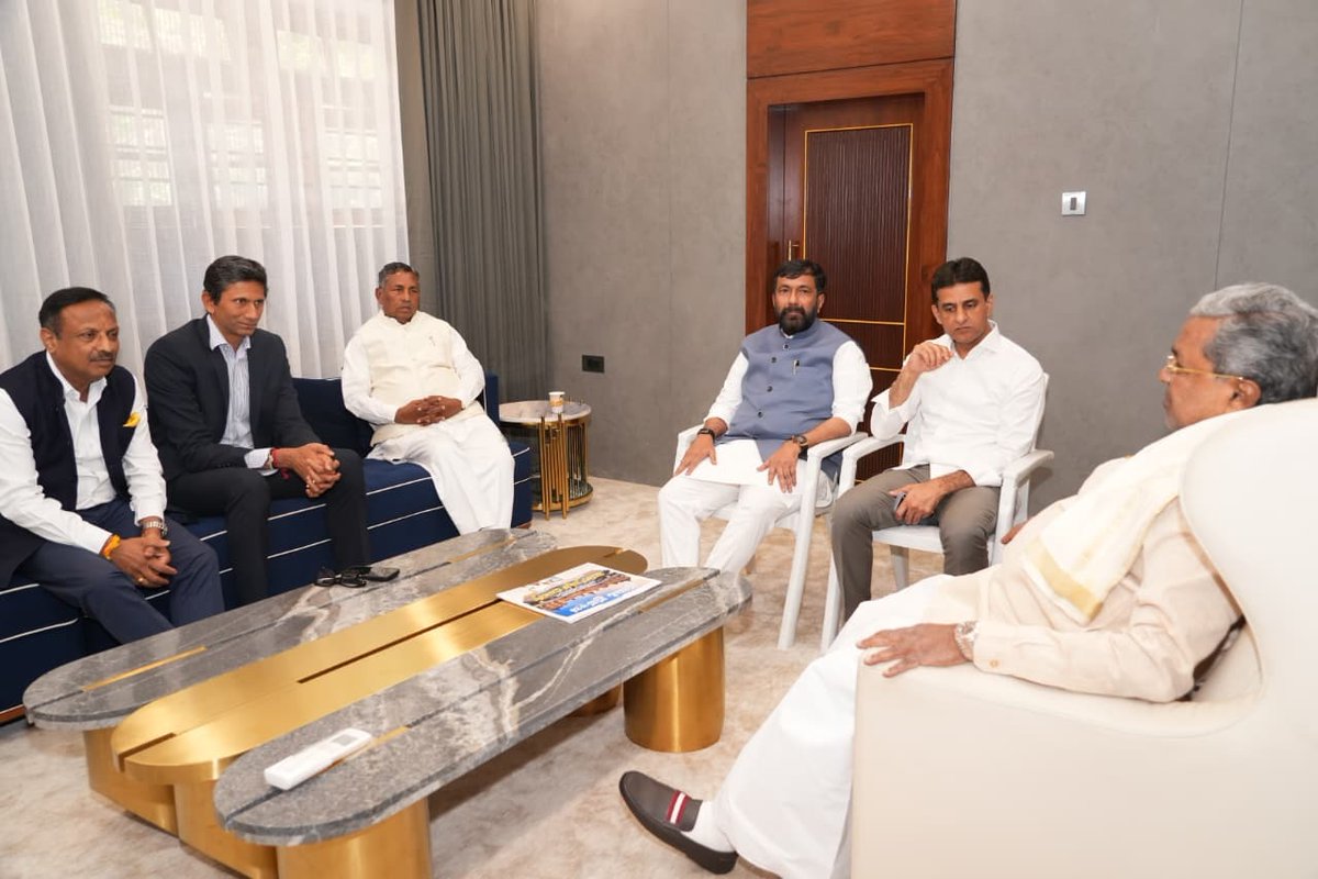 Nishkama_Karma tweet media