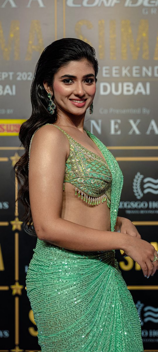 ActresshubLhf's tweet image. #pragyanagra 🫠💗

1/3