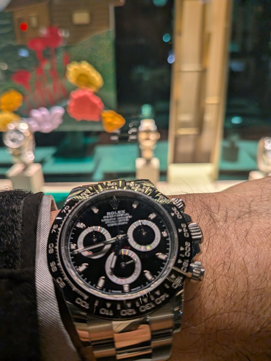 腕時計からアイデンティティが見える tweet media