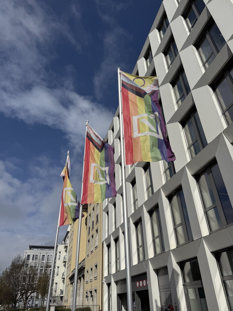 Julian Adrat tweet media