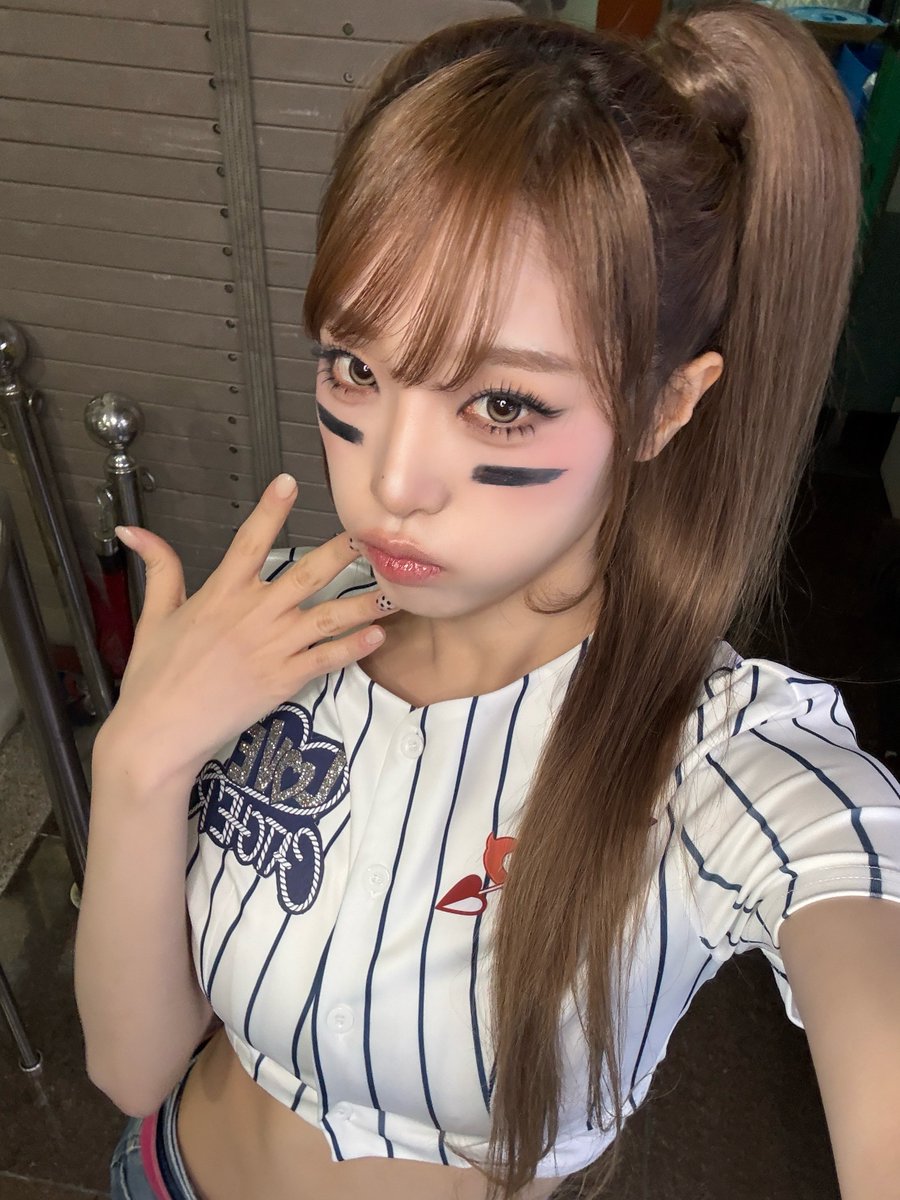 최예나 tweet media