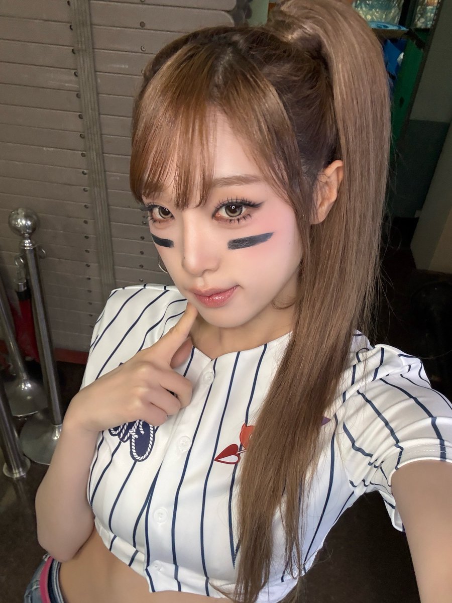 최예나 tweet media