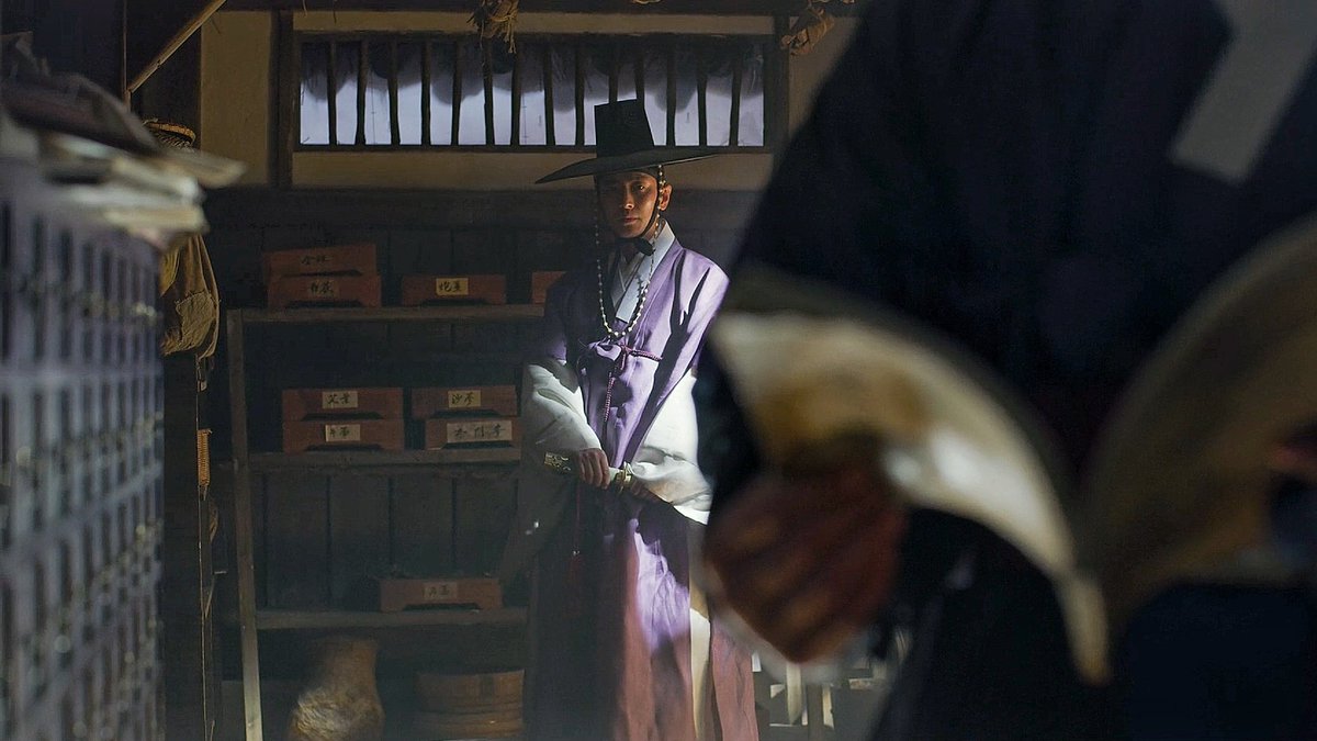 𝐛𝐥𝐚𝐜𝐤-𝐨𝐮𝐭 tweet media