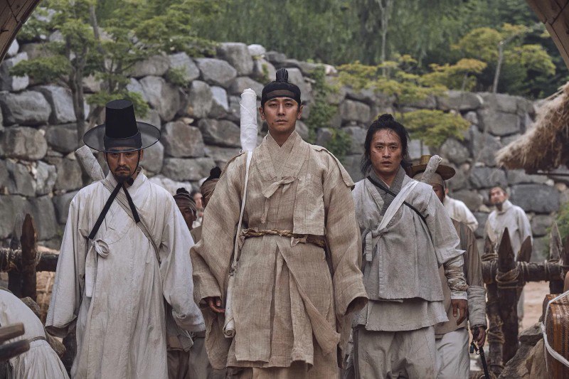 𝐛𝐥𝐚𝐜𝐤-𝐨𝐮𝐭 tweet media