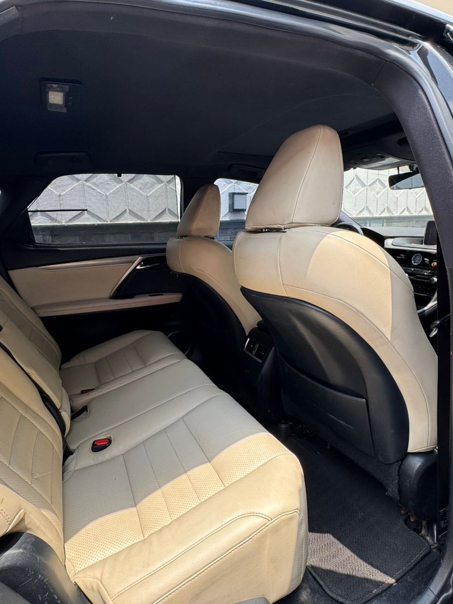 EassyAutos's tweet image. Foreign Used Lexus RX 350t 2017 Model

 Turbocharged Engine

Price: 30m Net
Settlement: 500k

📍Lagos 

📞 Call / WhatsApp: +2348156661021
🚚 Nationwide delivery available

#LexusRX #RX350t #RX2017 #LexusNigeria #ForeignUsedCars #LuxurySUV #CarSalesNigeria #EassyAutos @XcessCars