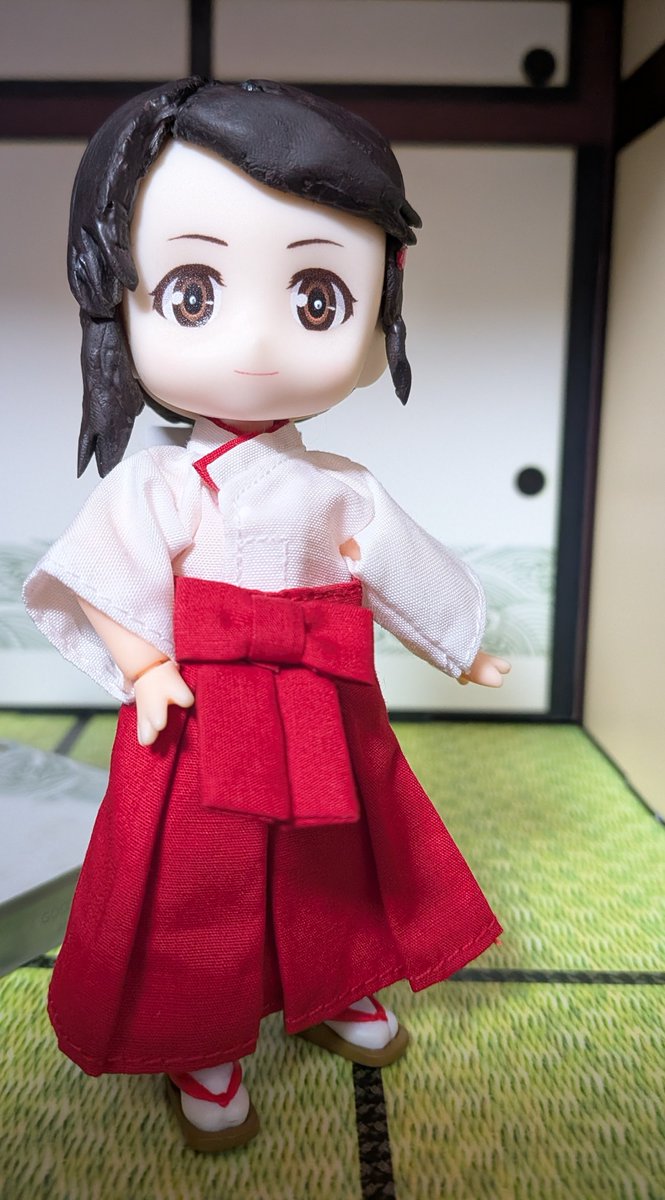 reokonji's tweet photo. 髪を自作したみこれくしょんのねんどろいどと舞台の神社のジオラマ、みこれくしょんというエロ同人ゲームが好きすぎて作ってしまった・・・ https://t.co/IcIWGOkDeX