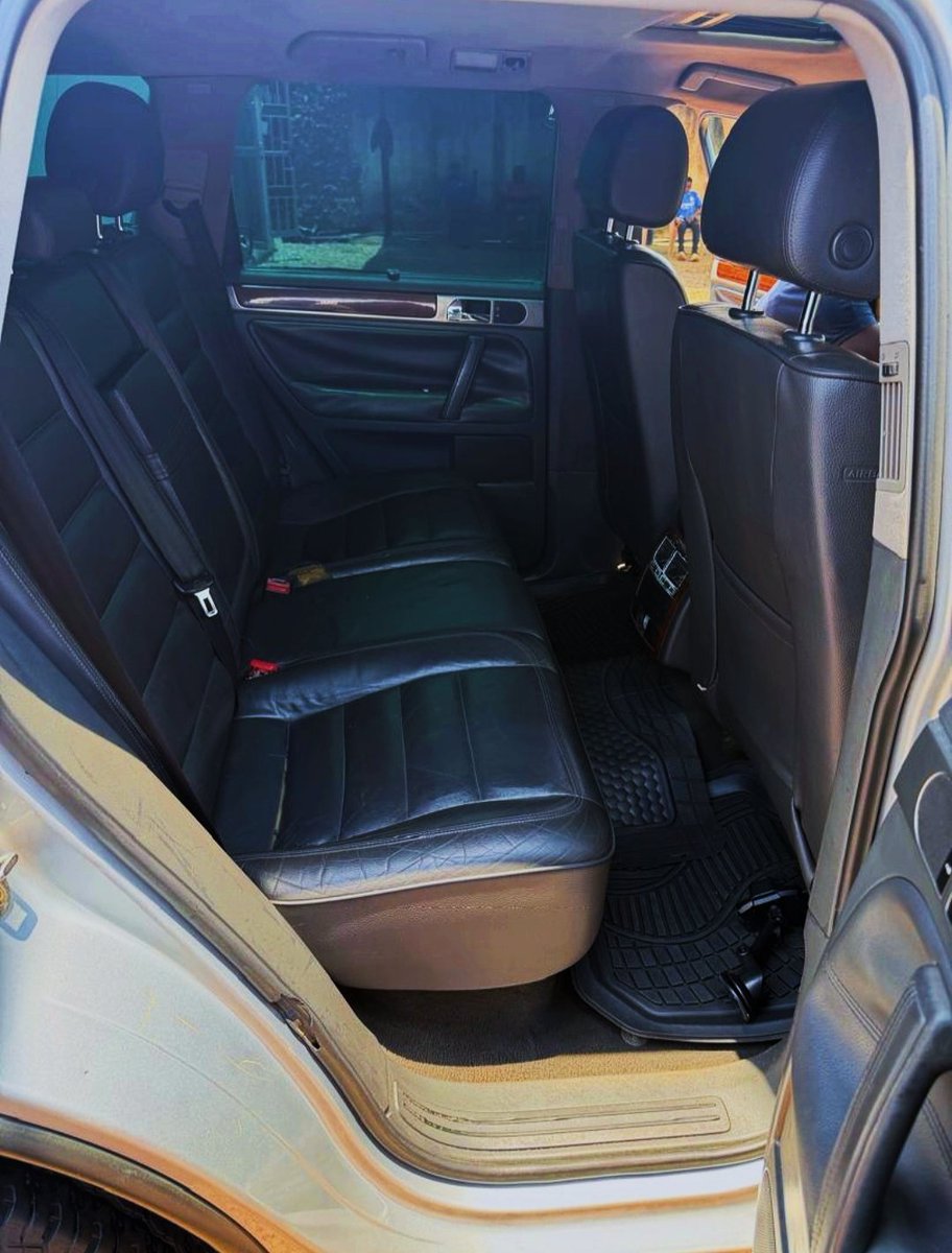 DriveNowUg's tweet photo. Would have priced Volkswagen Touareg at Ugx 18m but in favor of those with #AverageBudgets, will give it you at #Ugx16m as long as it's full payment.
#Note: Prefer buyers NOT BROKERS please. https://t.co/W8mqNPqYaJ