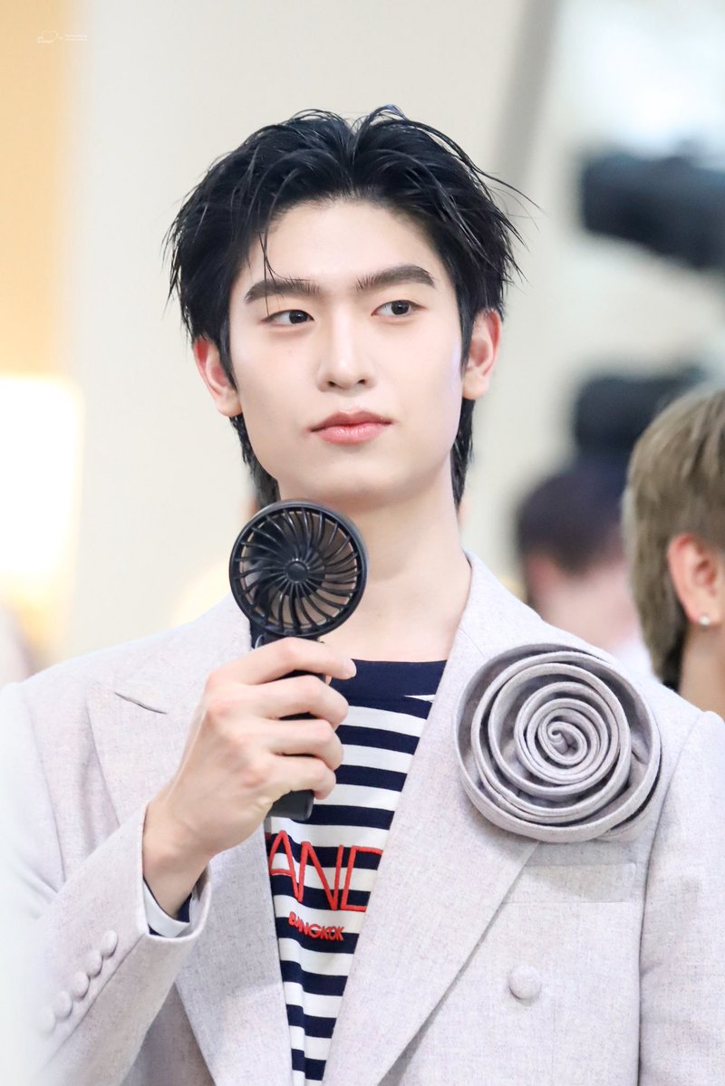 𝒾𝘯𝘲𝘶𝘪𝘦𝘵𝘭𝘪𝘨𝘩𝘵 - (𝐭𝐦) ♡ tweet media