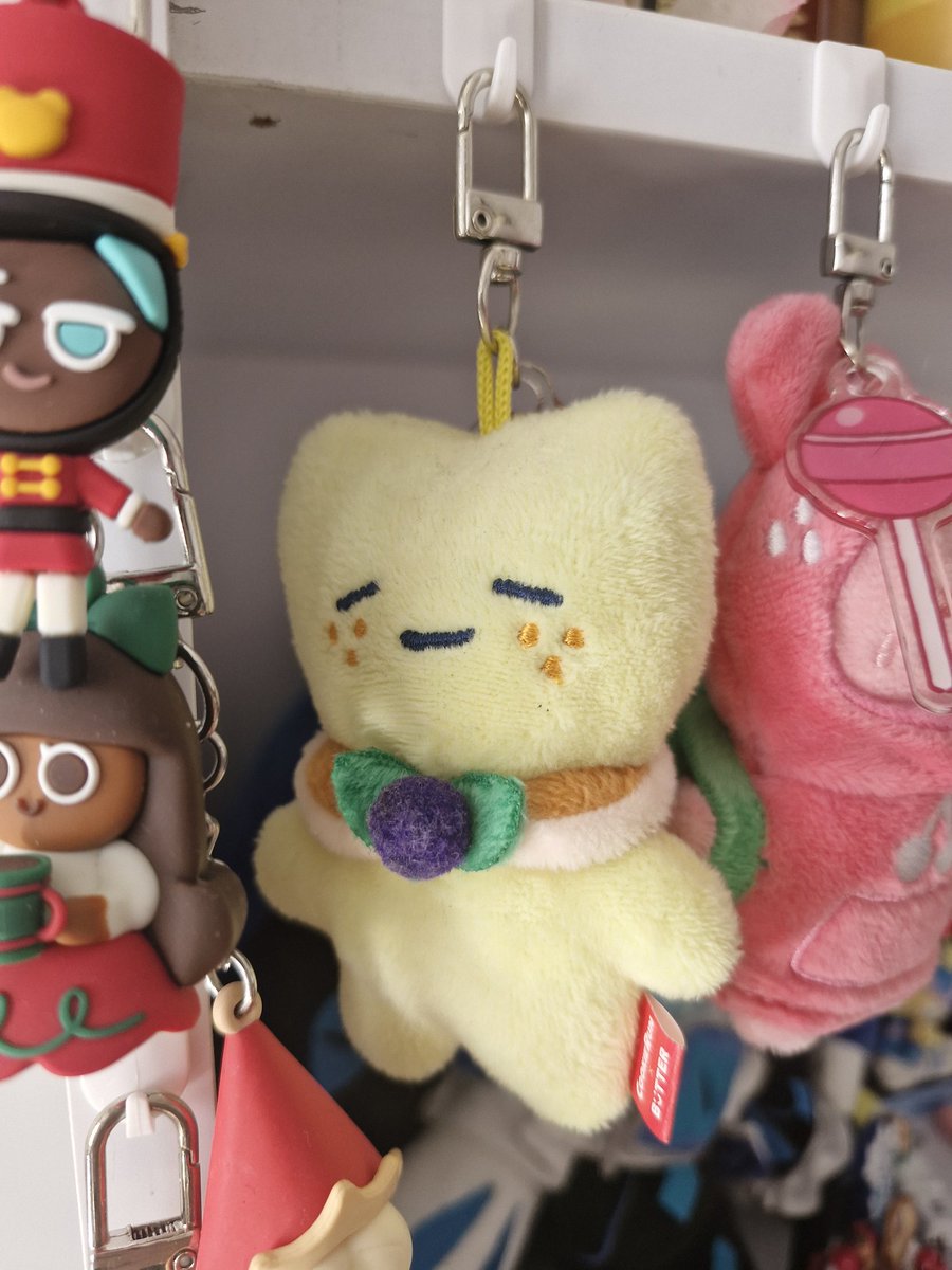 y(uor) friend tweet media