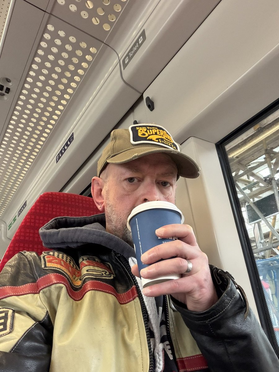 JamesBondageSX tweet media