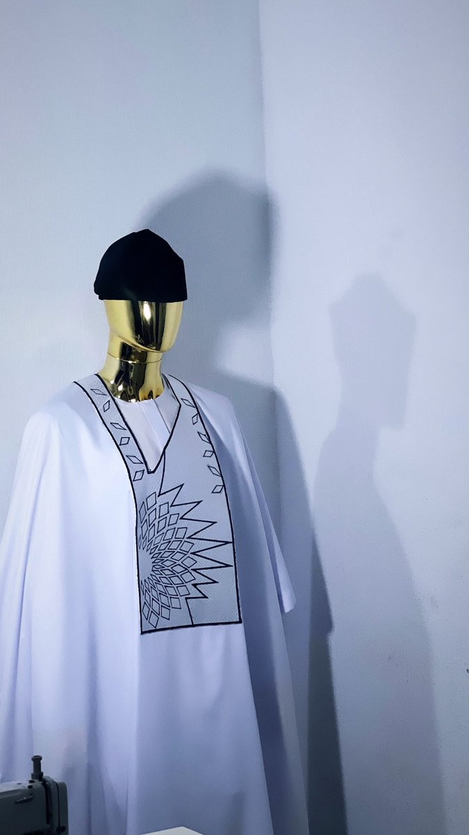 ᴛʜᴇᴍᴀɴᴛᴀɪʟᴏʀ 👻✂️ tweet media