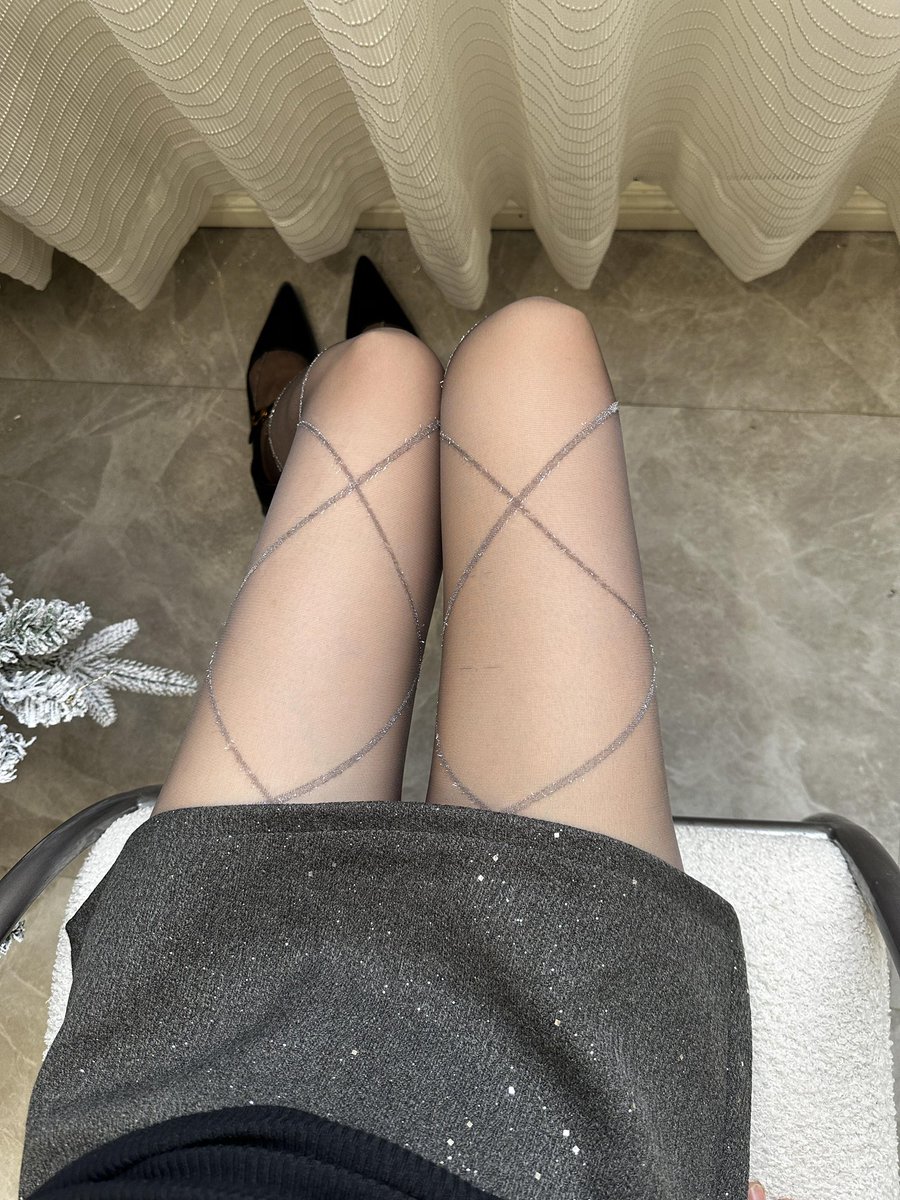 O83201450's tweet photo. 好高级的银线菱格灰丝，一眼就爱了
 #大连 https://t.co/S3GLH2wJeO