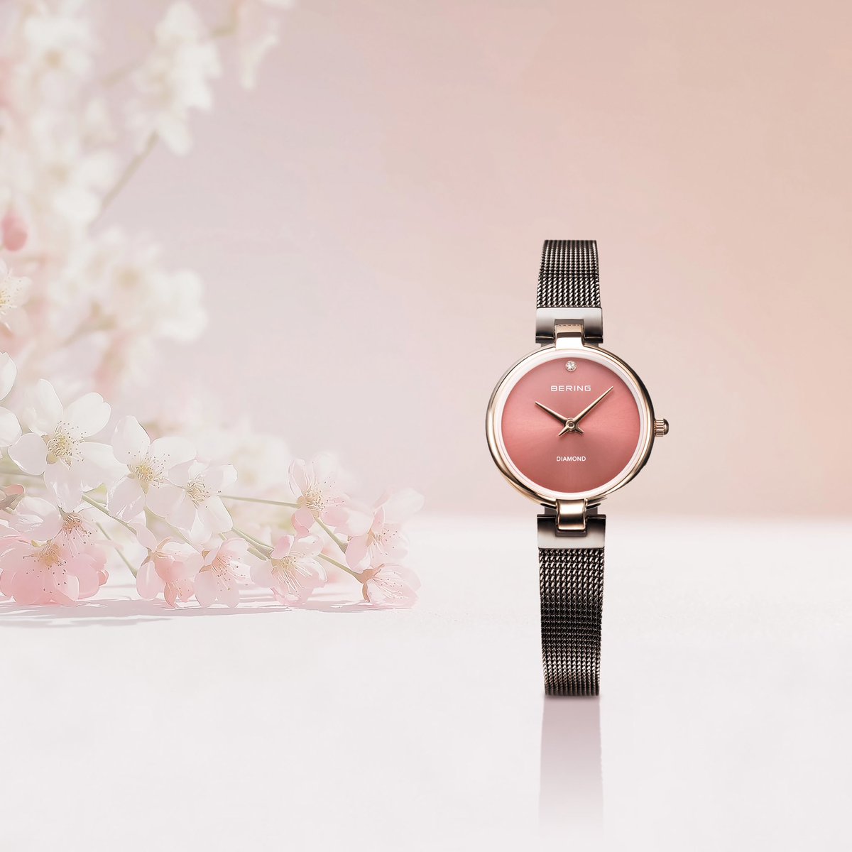 BERING_Japan's tweet photo. 3月27日は「さくらの日」🌸

桜は日本とデンマークの友好の証でもあり、首都コペンハーゲンでは毎年サクラフェスティバルが開催されるほど。

BERINGがお届けする桜モデルの詳細はこちら
https://t.co/PTj7zADFdM https://t.co/XjBrwepceN