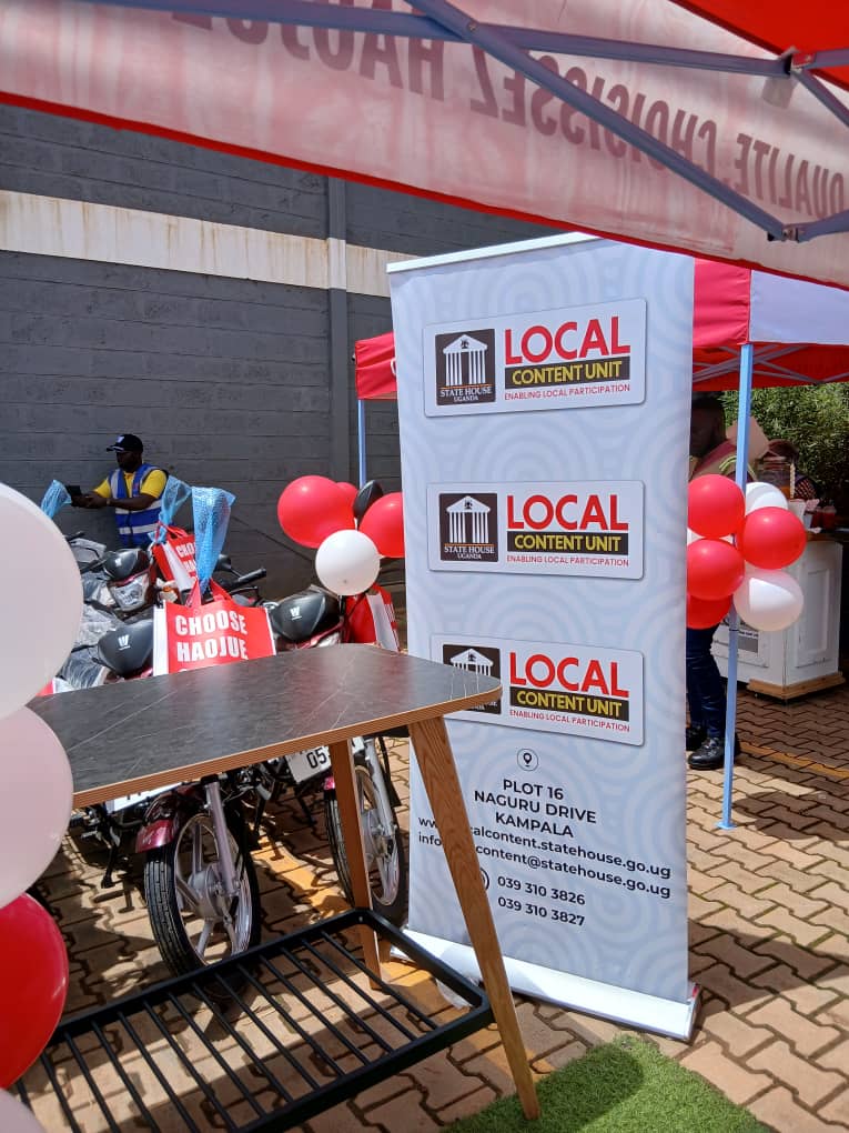 EMILY ACHOM tweet media