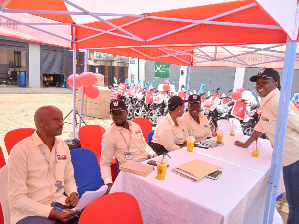 EMILY ACHOM tweet media