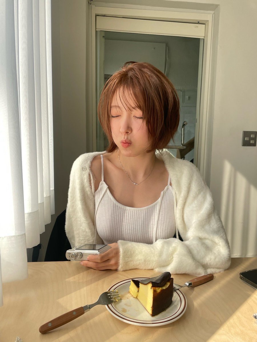 잠수탔던 내 웅니가 여친력 max 로 나타났을 때 :