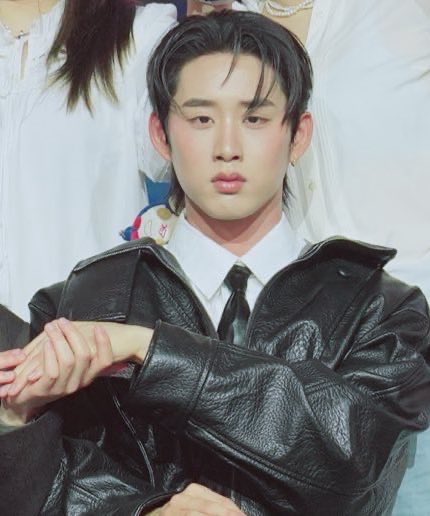 จักกะเอสสึ 👩💻 แฟนสาวดีนสุดหล่อ tweet media